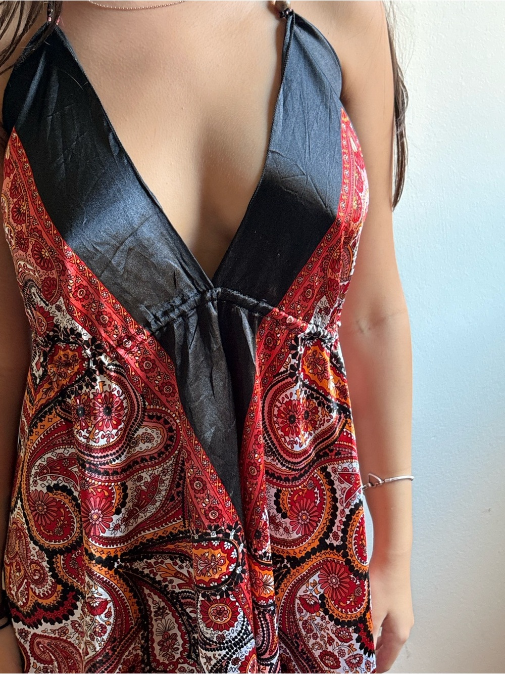 Women’s Red Paisley V-Neck Sleeveless Top